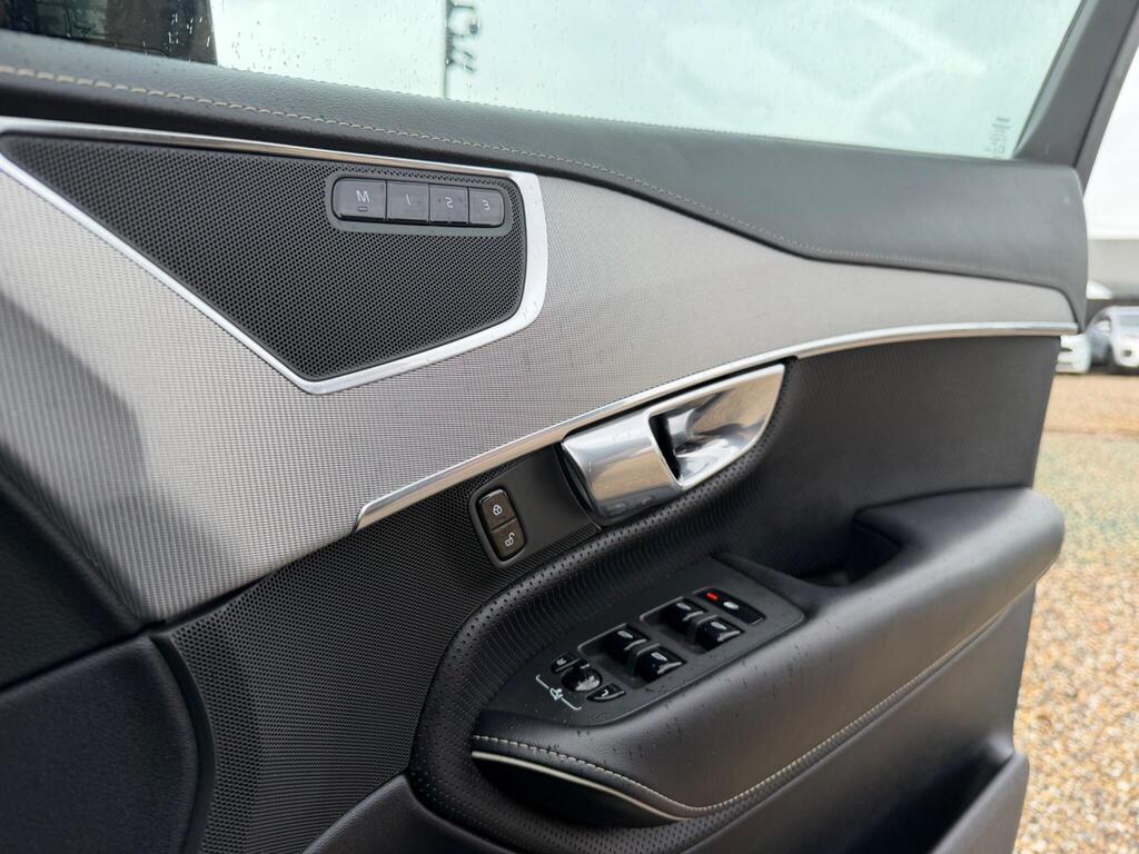 2020 Volvo XC90 thumbnail 38