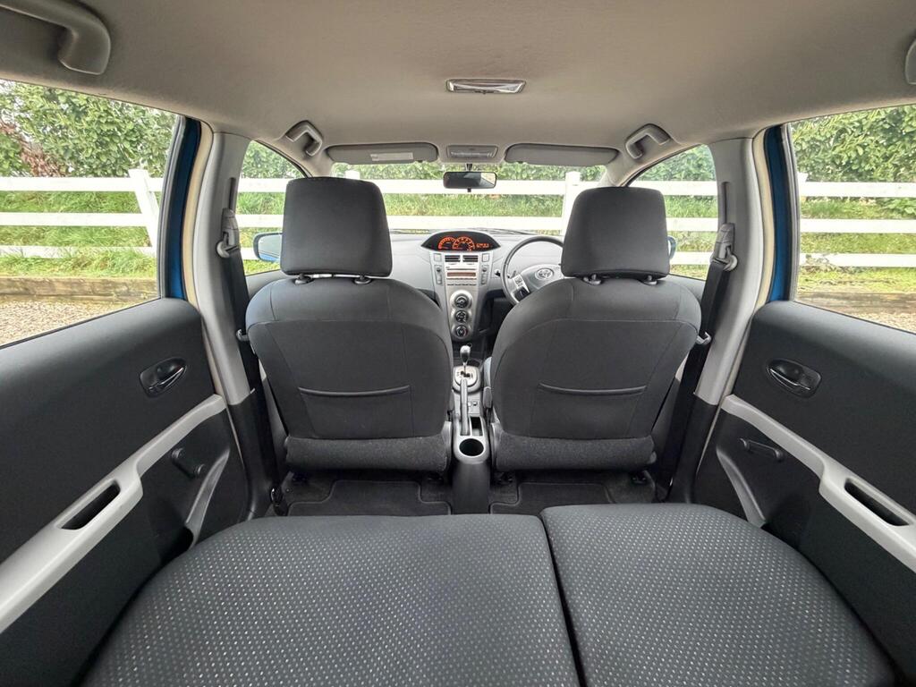 2010 Toyota Yaris thumbnail 24