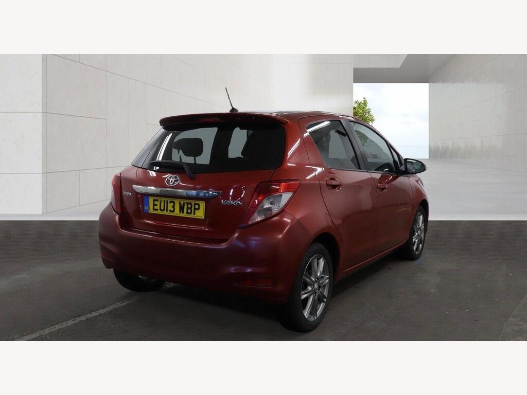 2013 Toyota Yaris thumbnail 8