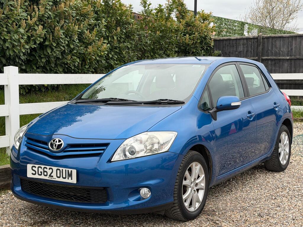 2012 Toyota Auris thumbnail 4