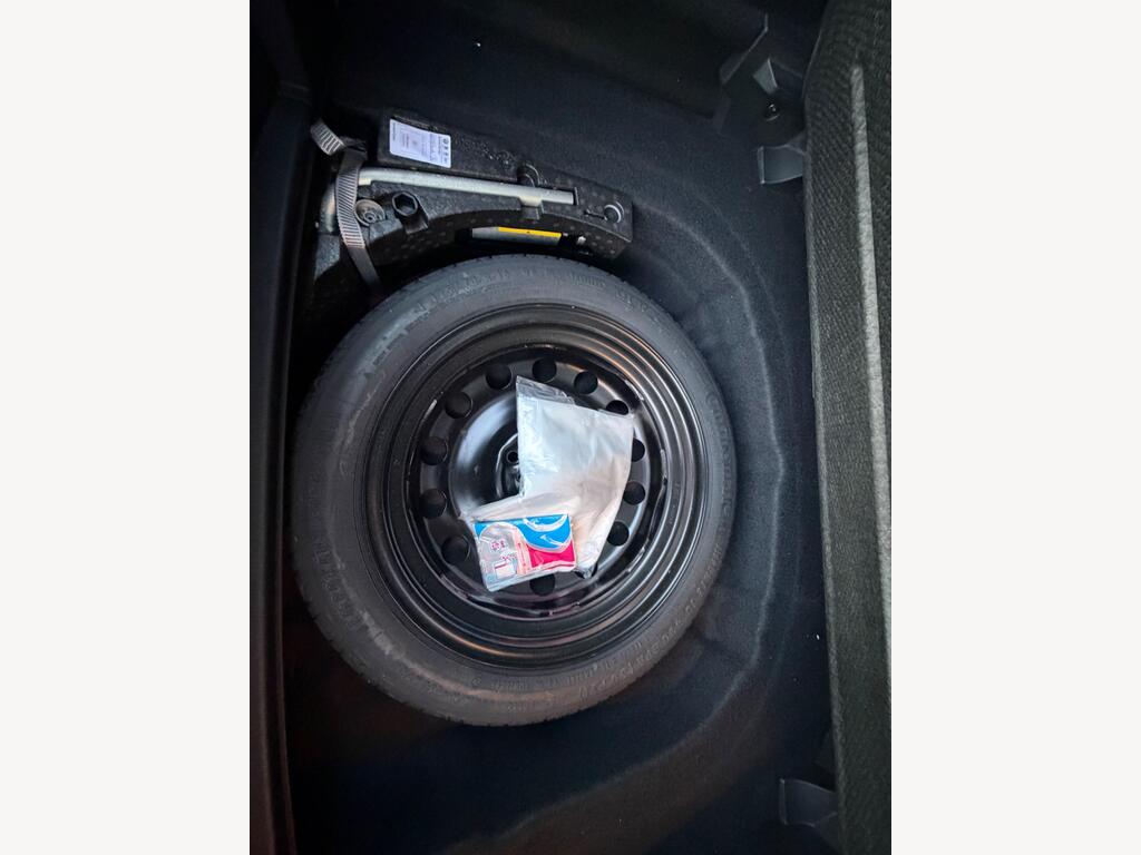 2014 Volkswagen Golf thumbnail 37