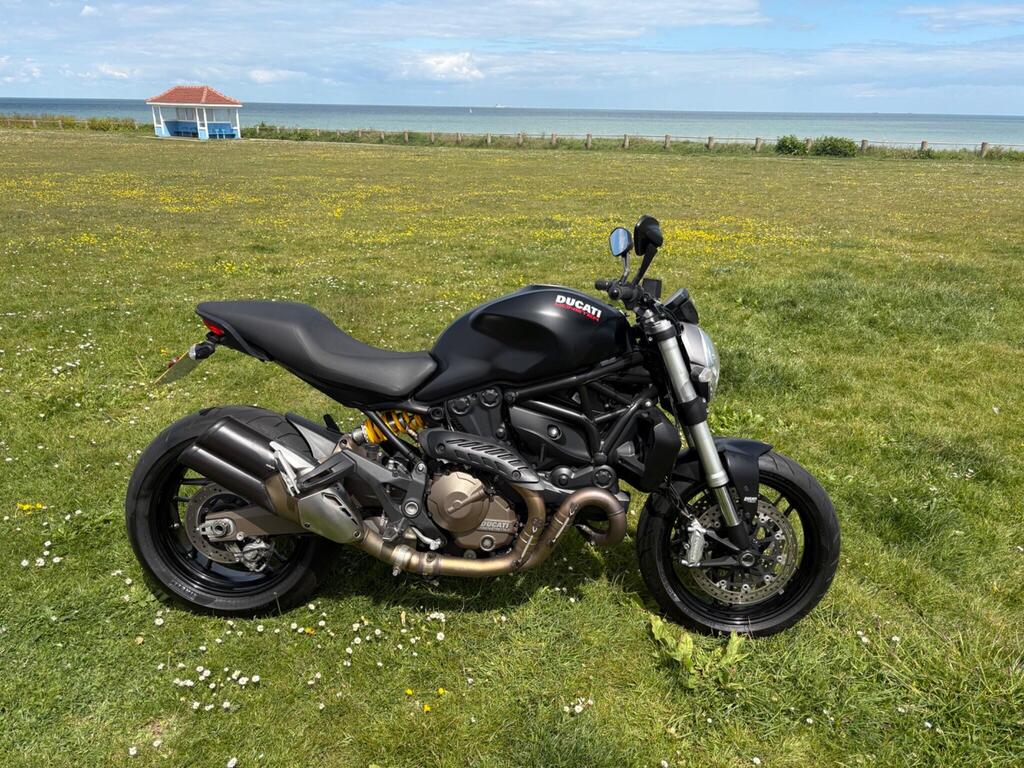Ducati Monster 821