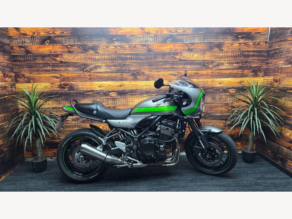 Kawasaki Z900 RS Caf&eacute; Roadster/Retro 900 Modern Classic Euro 4
