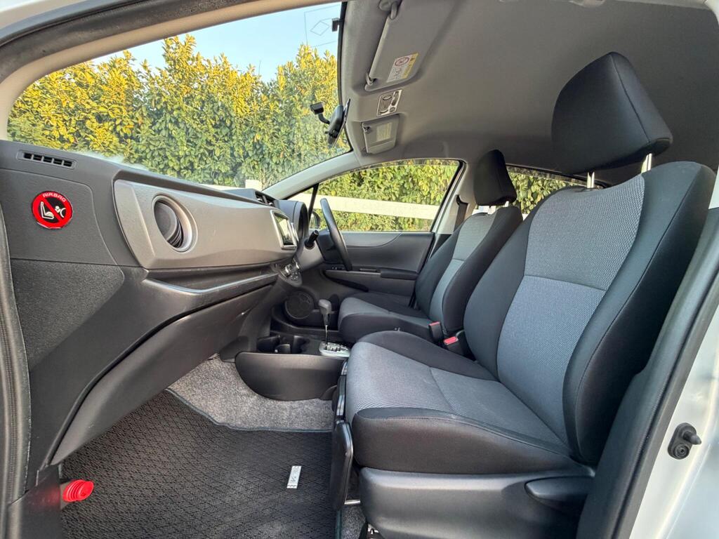 2013 Toyota Yaris thumbnail 29