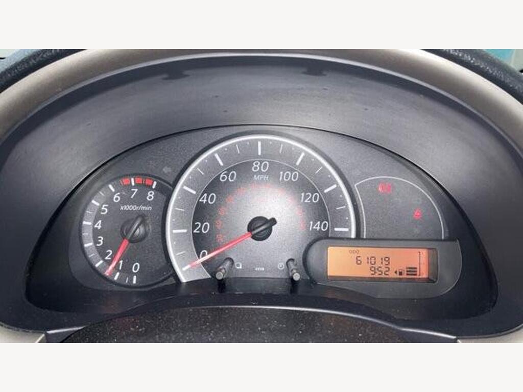 2012 Nissan Micra thumbnail 12