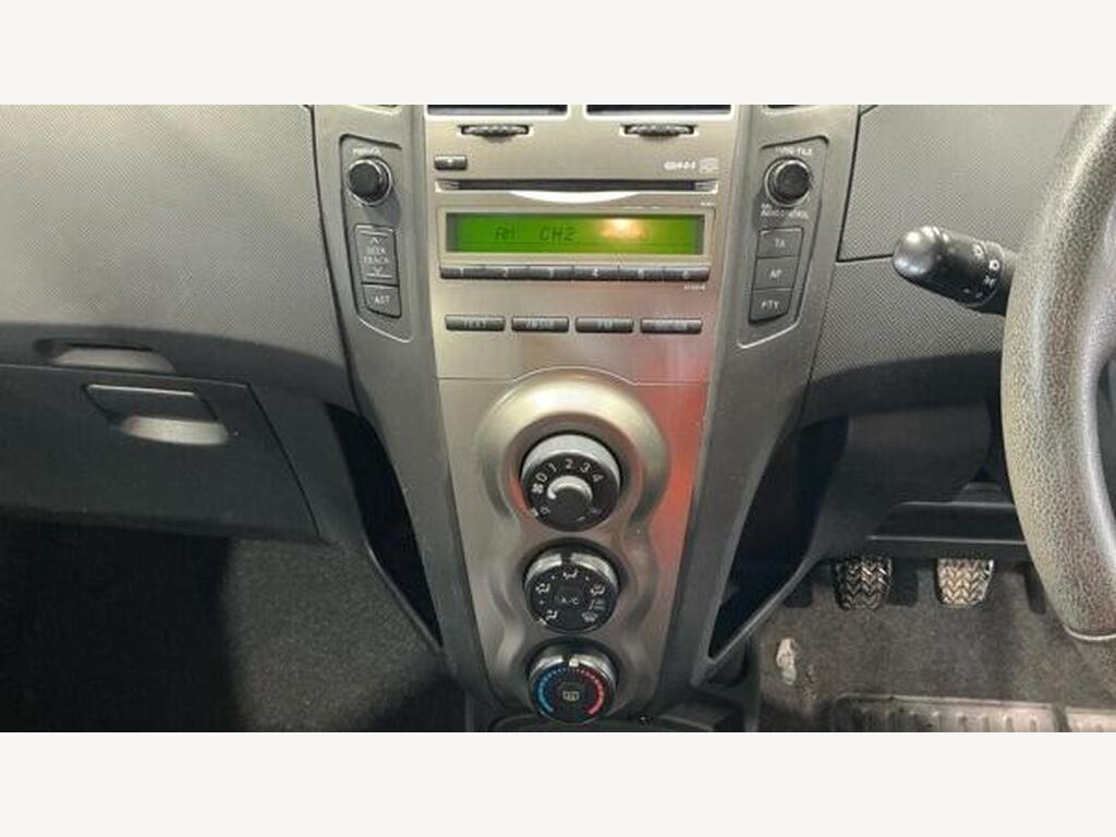 2009 Toyota Yaris thumbnail 9