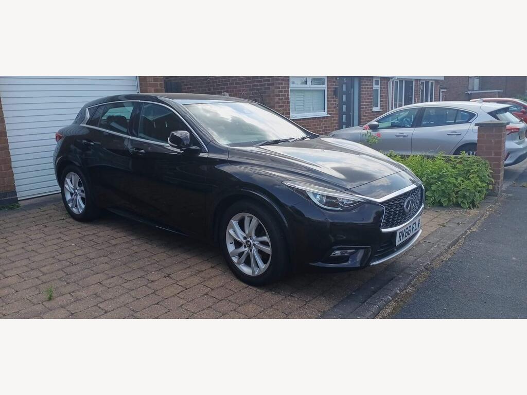 Infiniti Q30