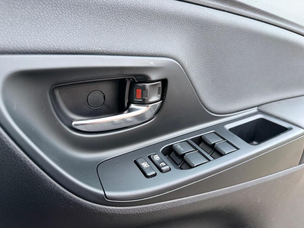 Toyota Yaris 1.5 VVT-h Orange Edition E-CVT Euro 6 5dr thumbnail 14