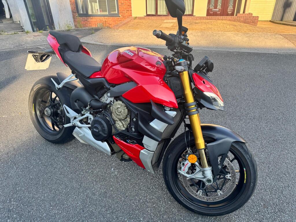 Ducati Streetfighter V4S