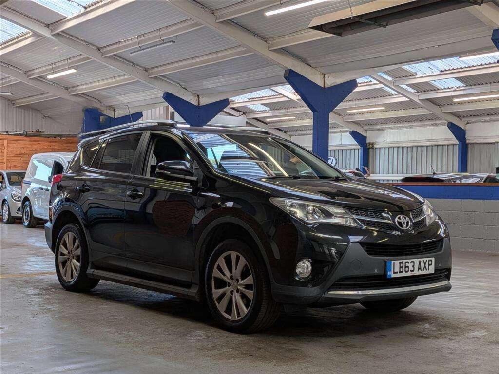 Toyota RAV4 SUV 2.0 D-4D Invincible 2WD Euro 5 (s/s) 5dr