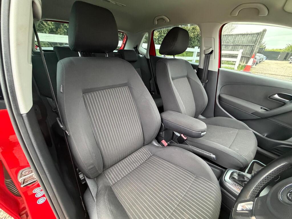 2012 Volkswagen Polo thumbnail 17