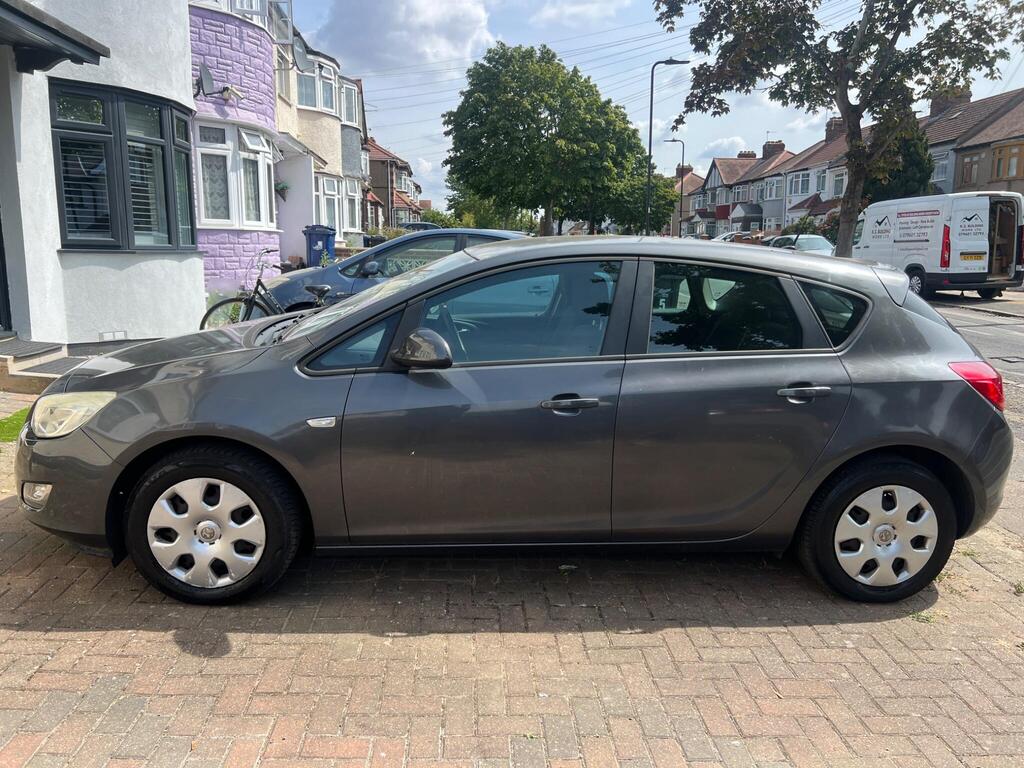 Vauxhall Astra Hatchback 1.4 16v ES Euro 5 5dr