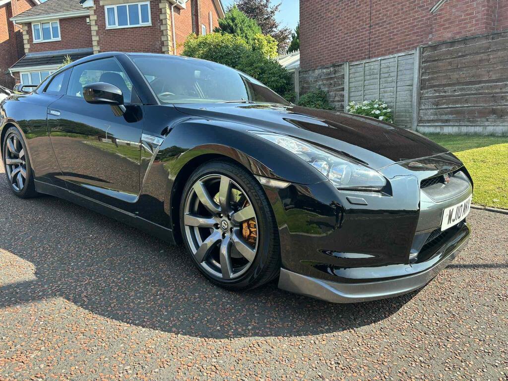 Nissan GT-R