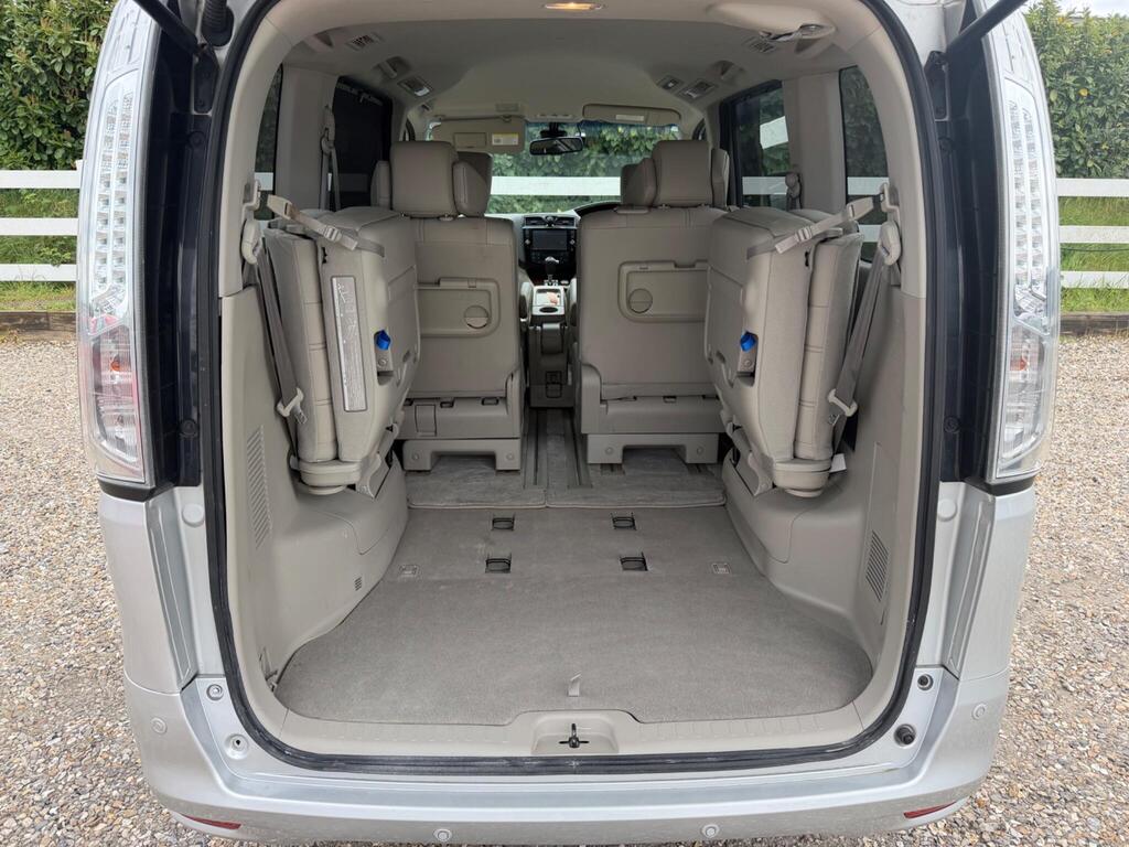 2014 Nissan Serena thumbnail 38