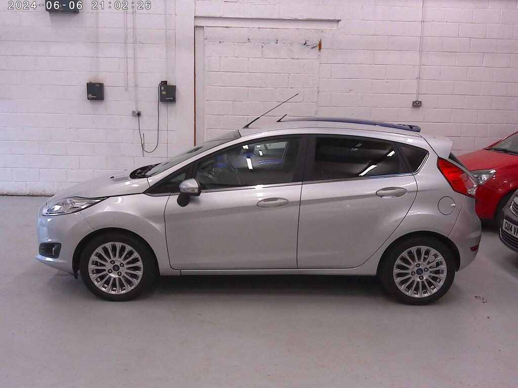 Ford Fiesta Hatchback 1.0T EcoBoost Titanium Euro 5 (s/s) 5dr