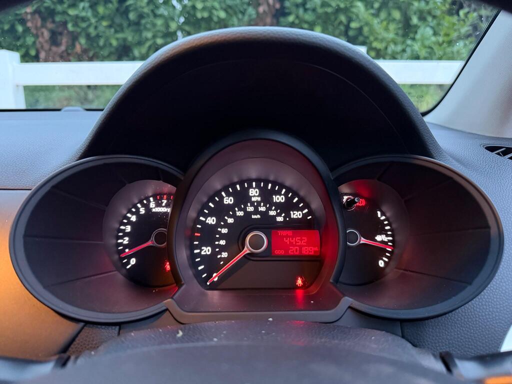 2013 Kia Picanto thumbnail 26