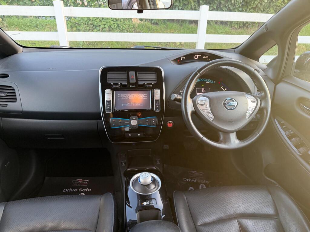 2015 Nissan Leaf thumbnail 16