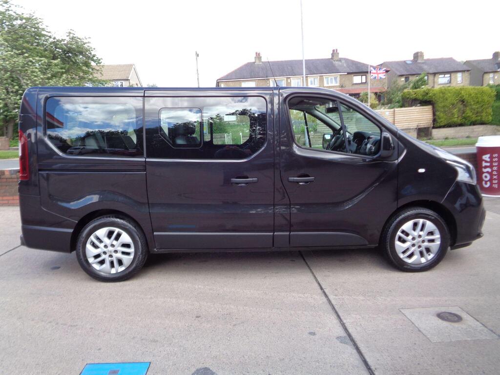 Renault Trafic Minibus 1.6 dCi ENERGY 27 Sport Nav SWB Euro 6 (s/s) 5dr (9 Seat)
