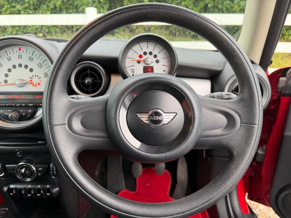 2011 MINI Hatch thumbnail 25