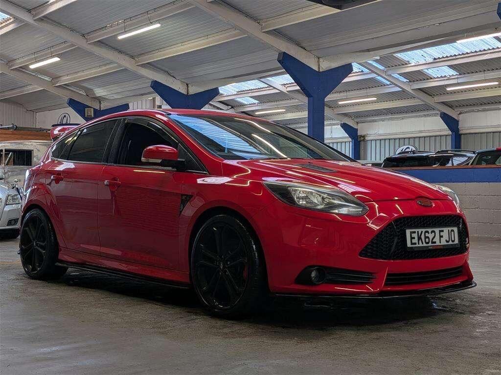Ford Focus Hatchback 2.0T EcoBoost ST-2 Euro 5 (s/s) 5dr