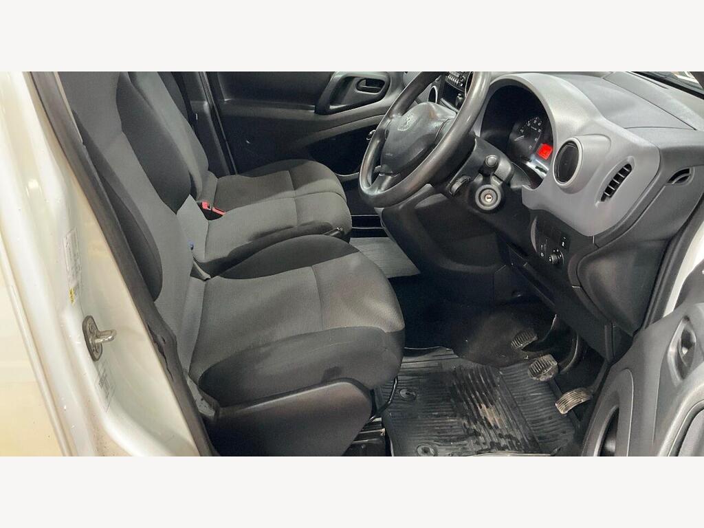 2017 Peugeot Partner thumbnail 7