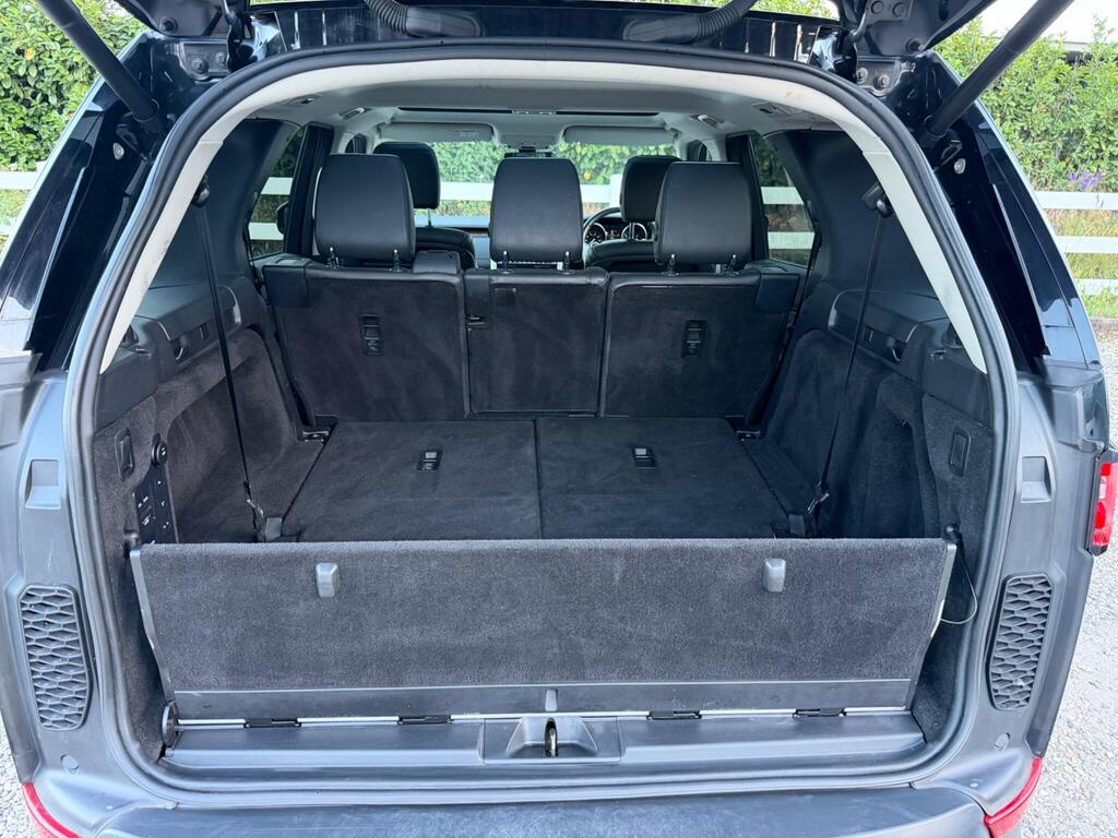 2017 Land Rover Discovery thumbnail 46