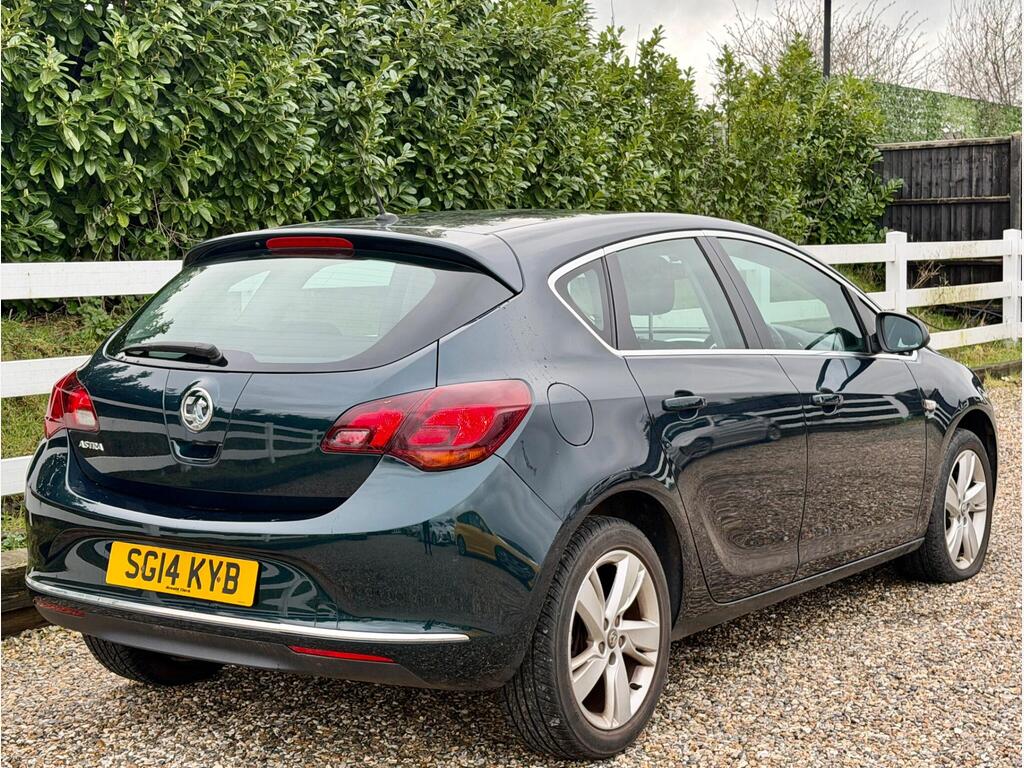 2014 Vauxhall Astra thumbnail 12