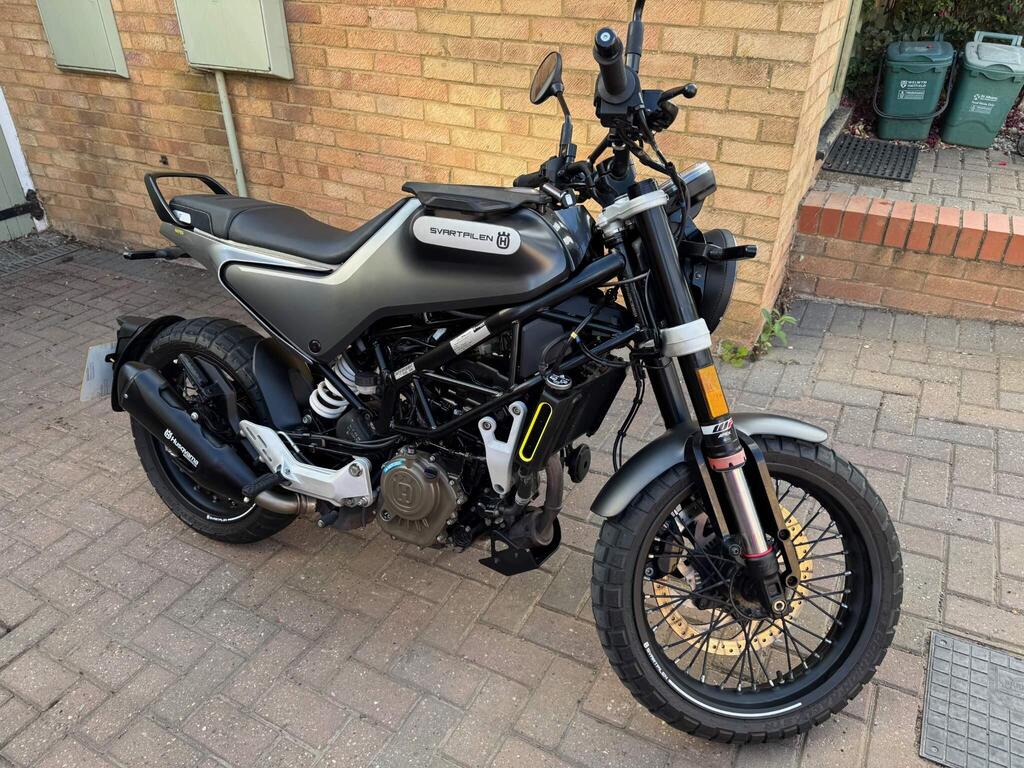 Husqvarna Svartpilen 125