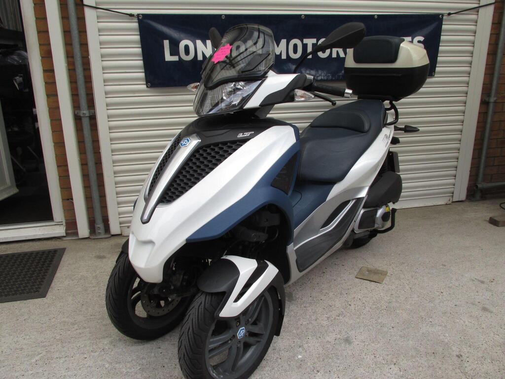 Piaggio MP3 300
