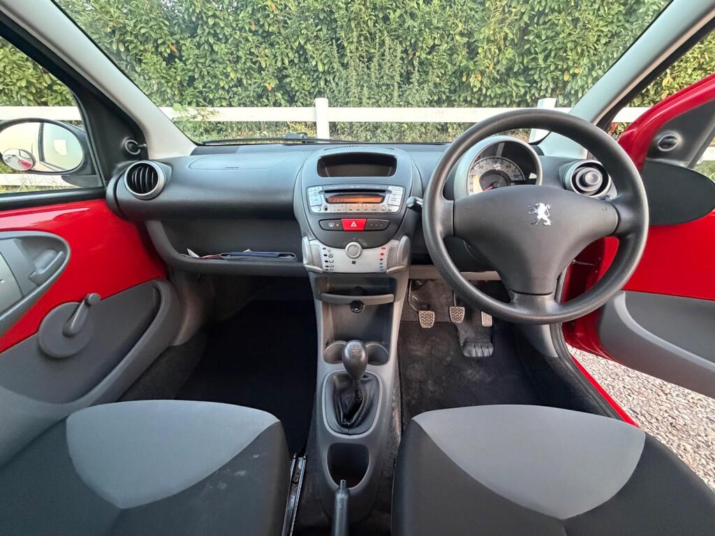 2011 Peugeot 107 thumbnail 2