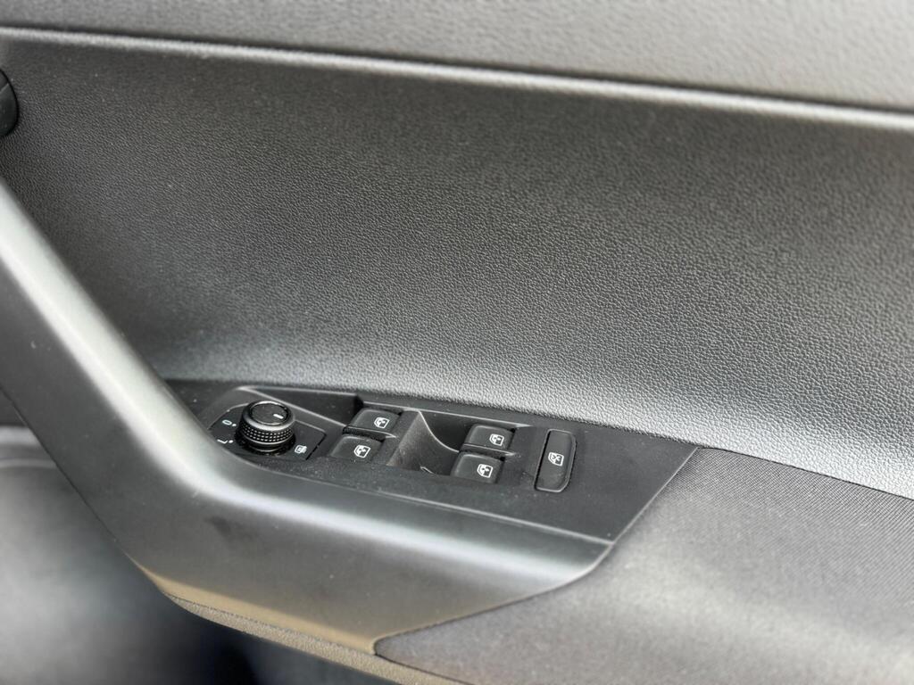 Volkswagen Polo 1.0 TSI Match DSG Euro 6 (s/s) 5dr thumbnail 28