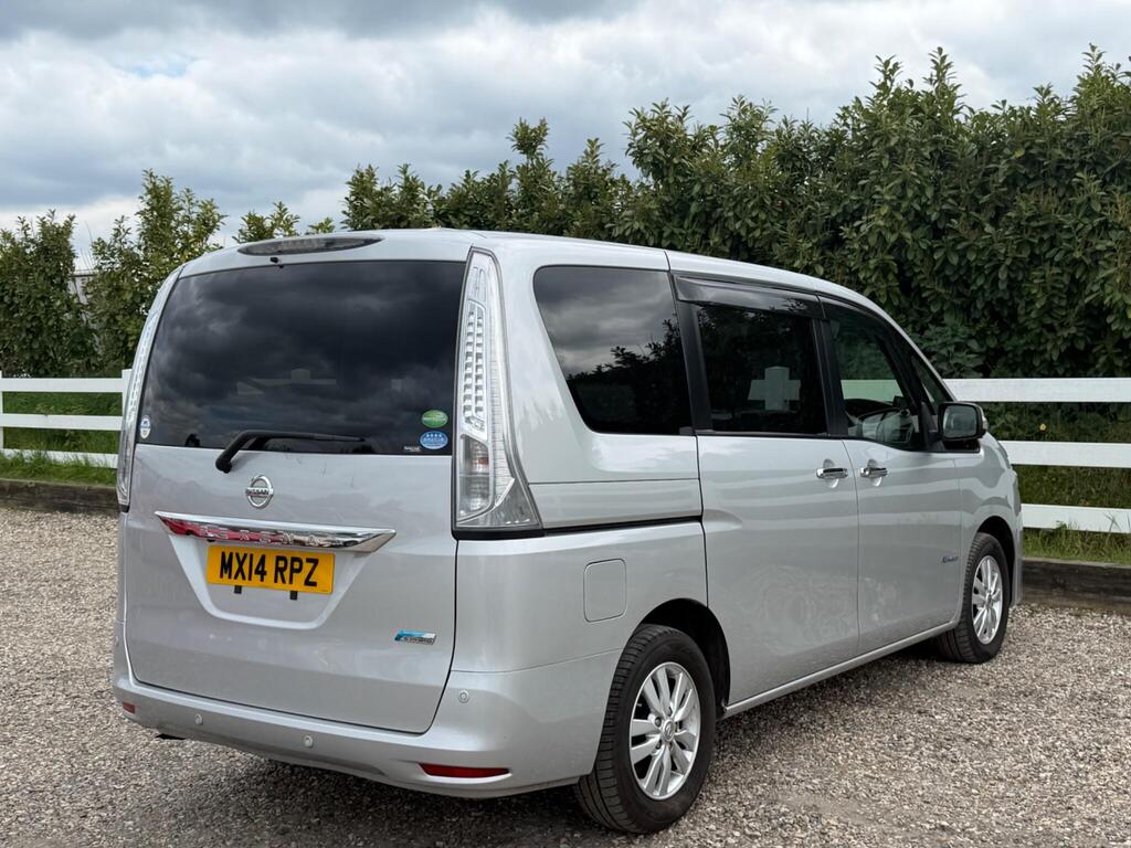 2014 Nissan Serena thumbnail 14