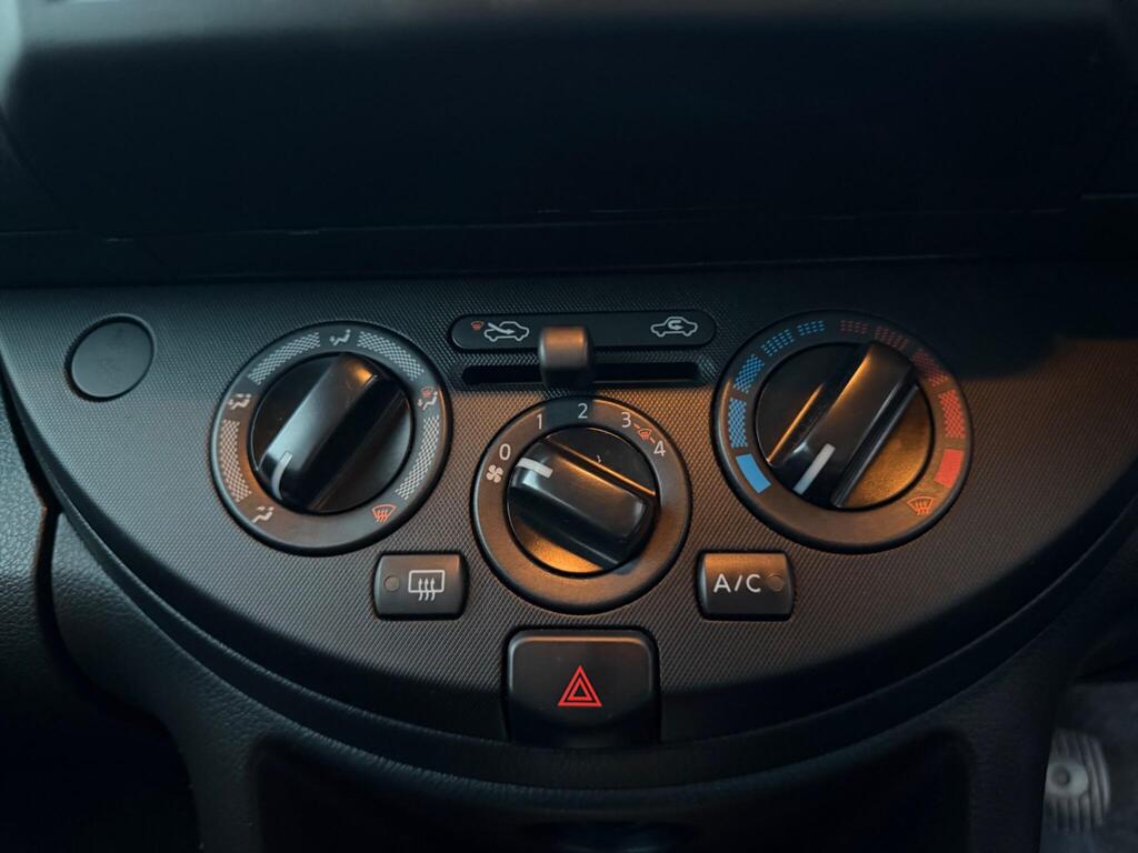 2010 Nissan Note thumbnail 20