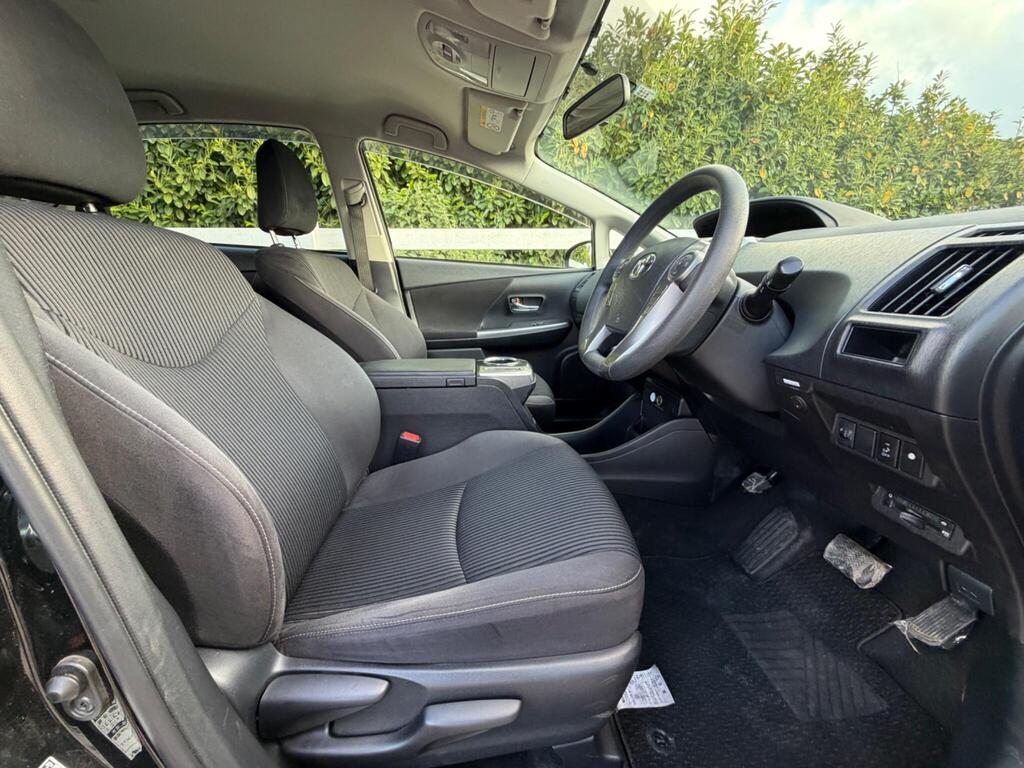 2015 Toyota Prius+ thumbnail 13