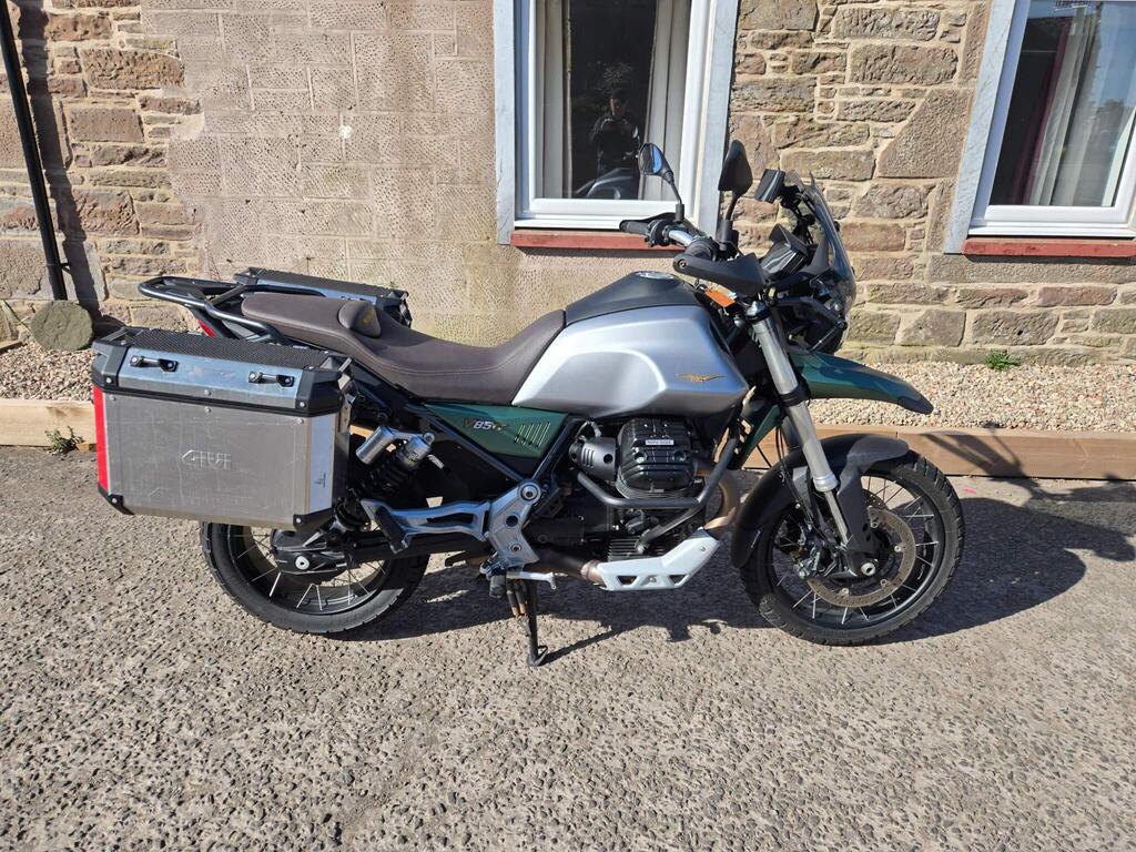 Moto Guzzi V85