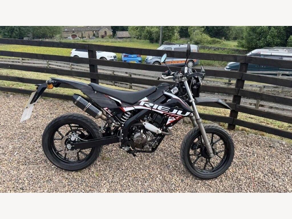 Rieju MRT 125 SM Super Moto 125 LC Euro 5