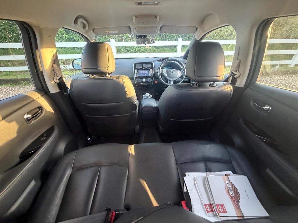 2015 Nissan Leaf thumbnail 23