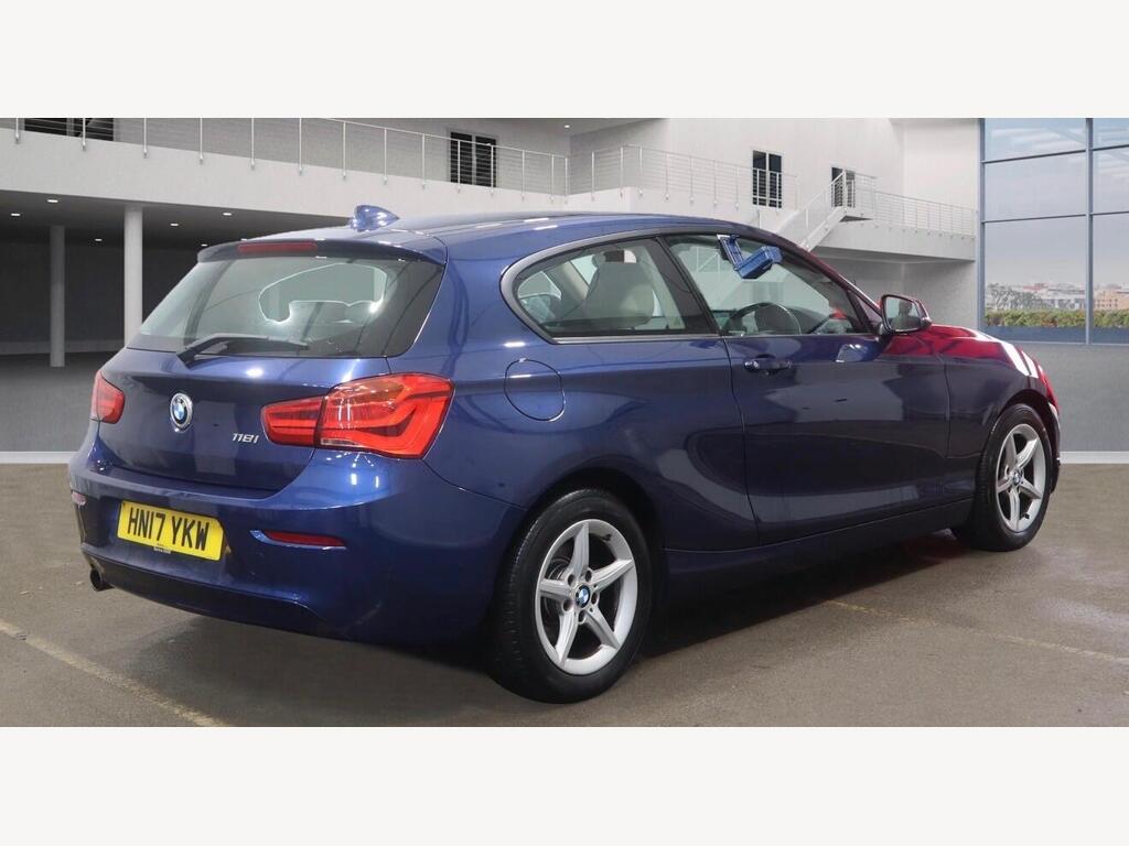 2017 BMW 1 Series thumbnail 6