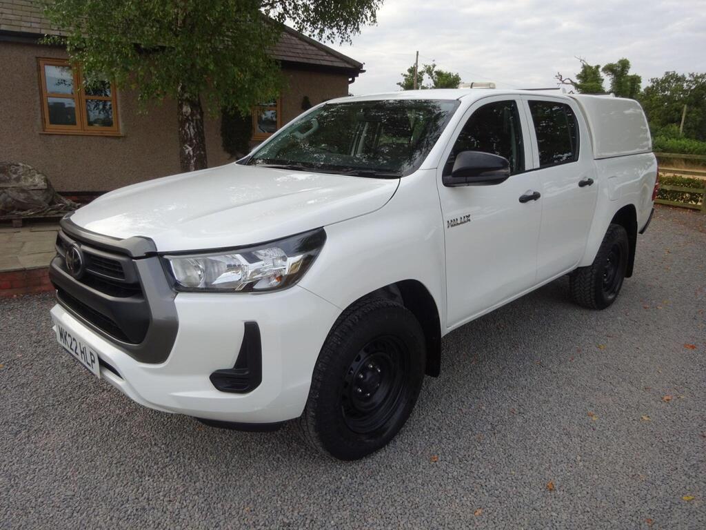 Toyota Hilux Pickup 2.4 D-4D Active 4WD Euro 6 (s/s) 4dr