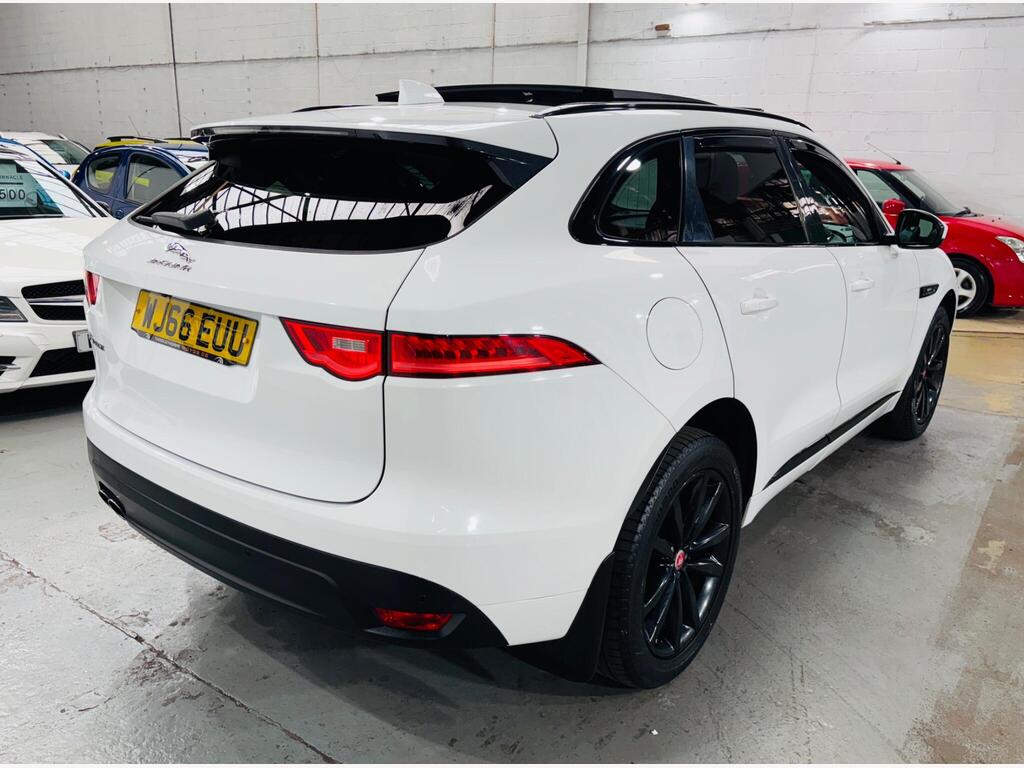 2016 Jaguar F-Pace thumbnail 6