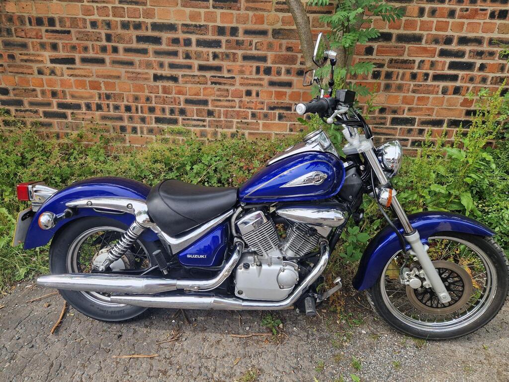 Suzuki Intruder 125 Custom Cruiser