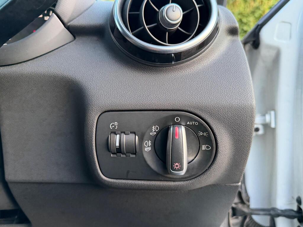 2013 Audi A1 thumbnail 24