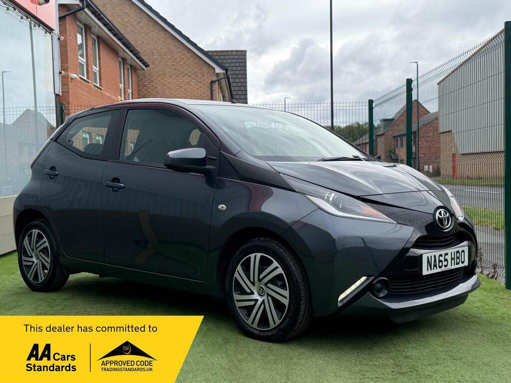 Toyota AYGO Hatchback 1.0 VVT-i x-play Euro 5 5dr Euro 5