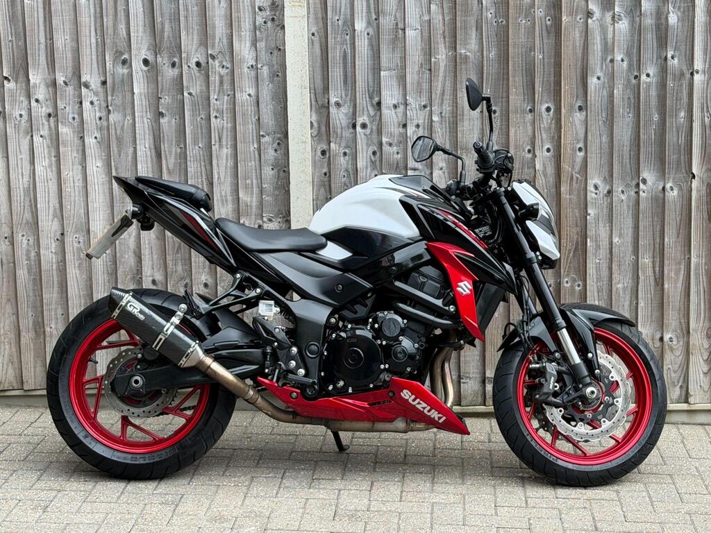 Suzuki GSX-S750