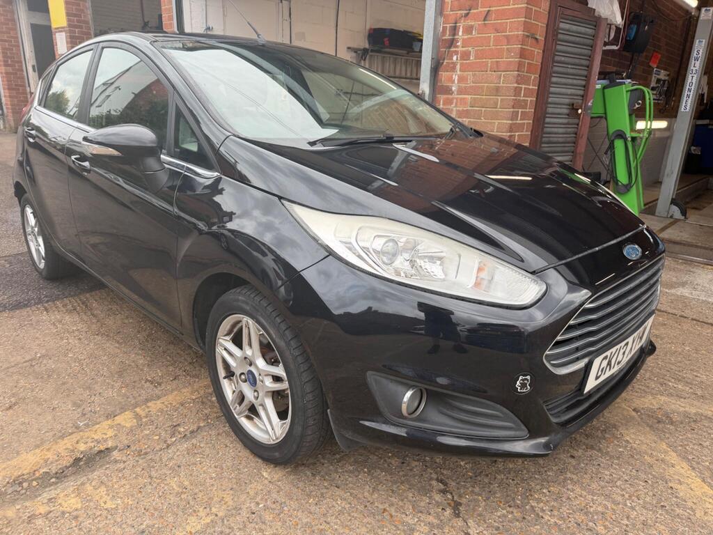 Ford Fiesta Hatchback 1.0T EcoBoost Zetec Euro 5 (s/s) 5dr