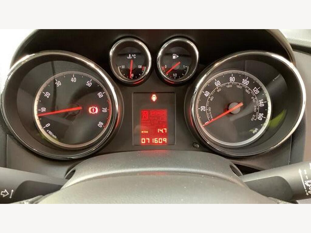 2014 Vauxhall Astra thumbnail 12