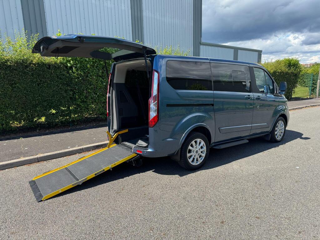 Ford Tourneo Custom Minibus 2.0 320 EcoBlue Titanium L1 Euro 6 (s/s) 5dr