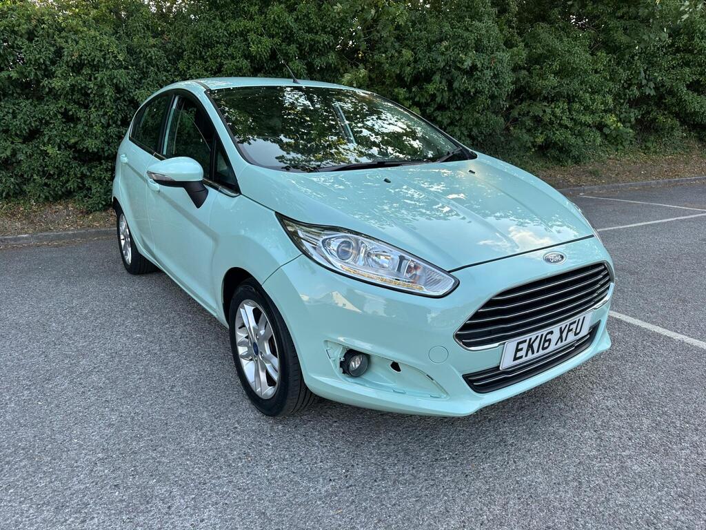 Ford Fiesta Hatchback 1.25 Zetec Euro 6 5dr