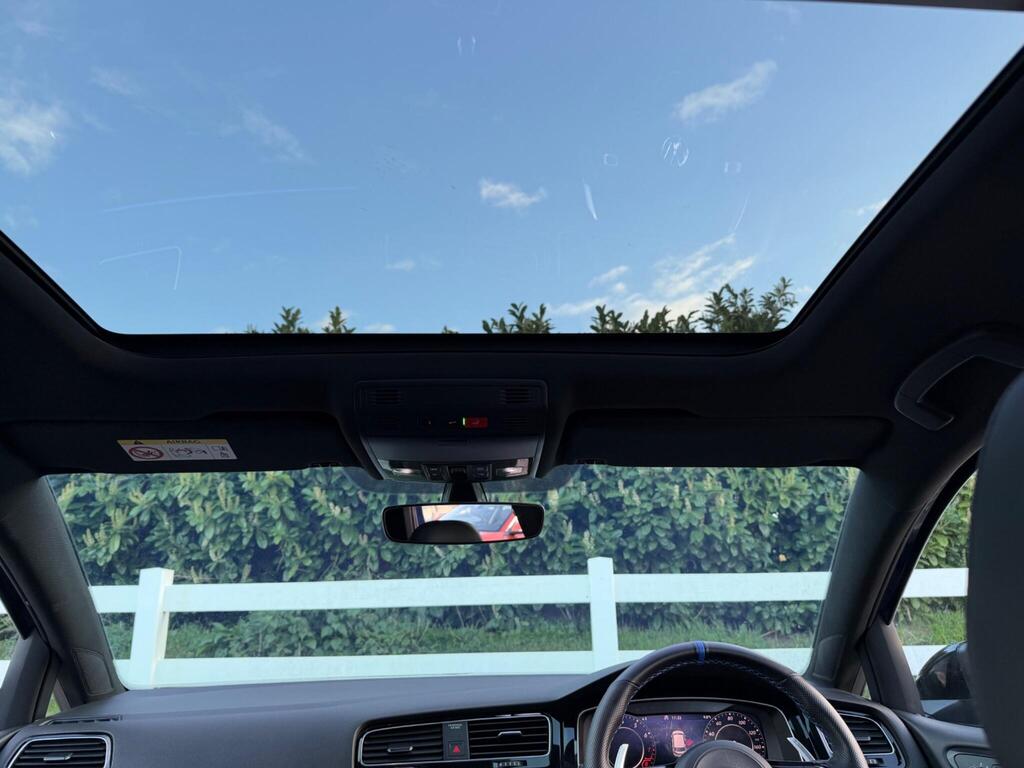 2019 Volkswagen Golf thumbnail 44