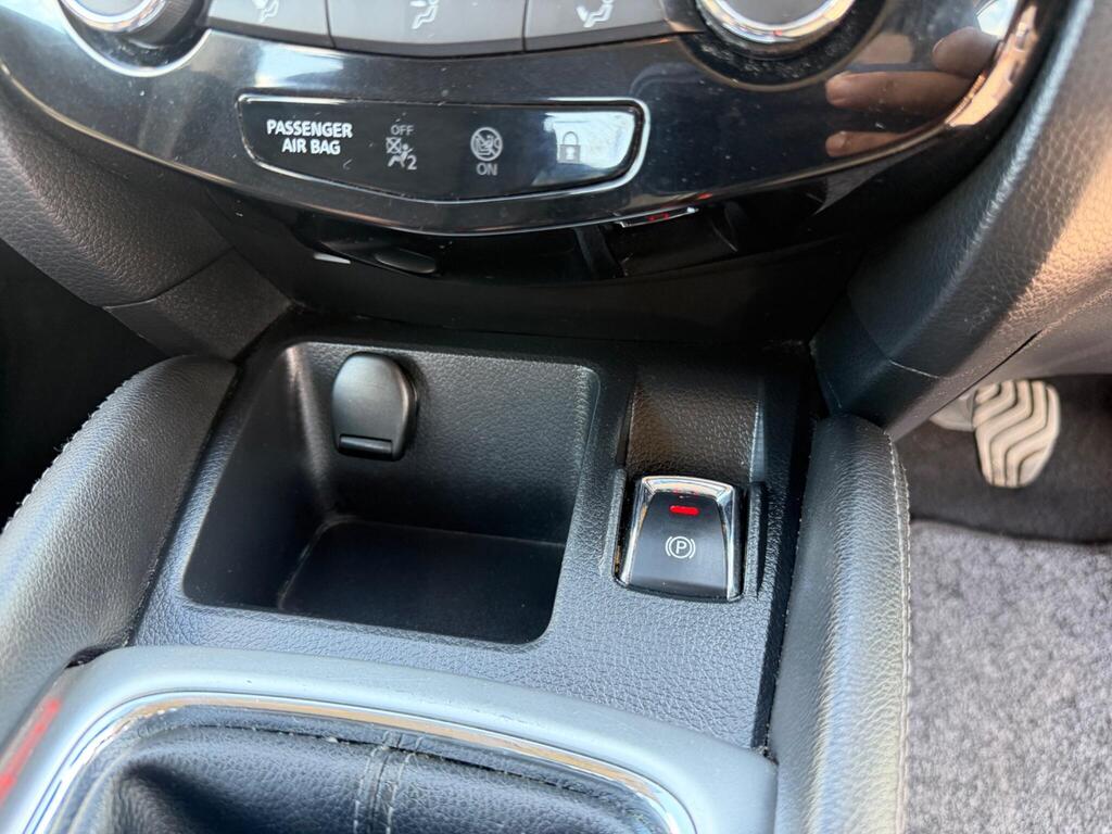2014 Nissan Qashqai thumbnail 36